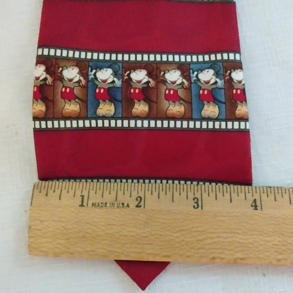 Vintage Mickey & Co Disney Mickey Mouse Film Themed Necktie 100% Polyester Tie - Picture 8 of 8